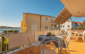 Cozy Apartment In Brodarica With House Sea View